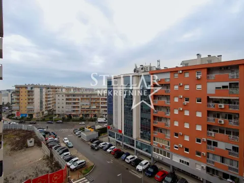 Izdavanje, dvosoban stan, 69m², Master Kvart, Podgorica - image 17