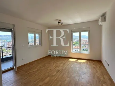 Izdavanje, dvosoban stan, 65m², Stari Aerodrom, Podgorica - image 4