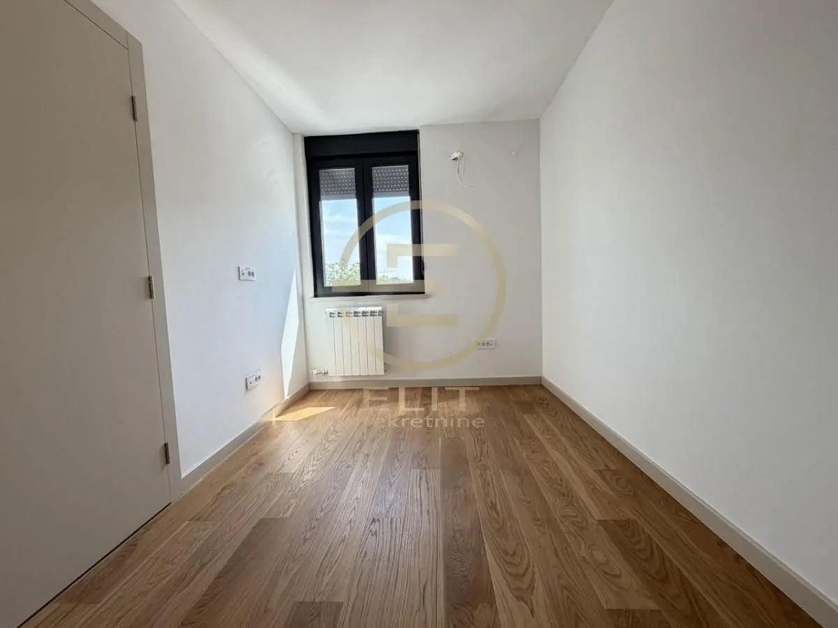 Prodaja, stan, 81m², Salajka, Novi Sad Sve Podlokacije