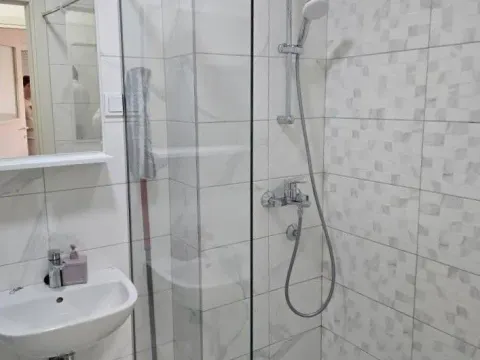 Izdavanje, jednosoban stan, 47m², Stari Aerodrom, Podgorica - image 8