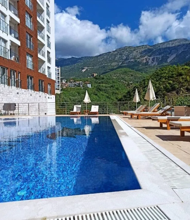 Izdavanje, jednosoban stan, 45m², Bečići, Budva