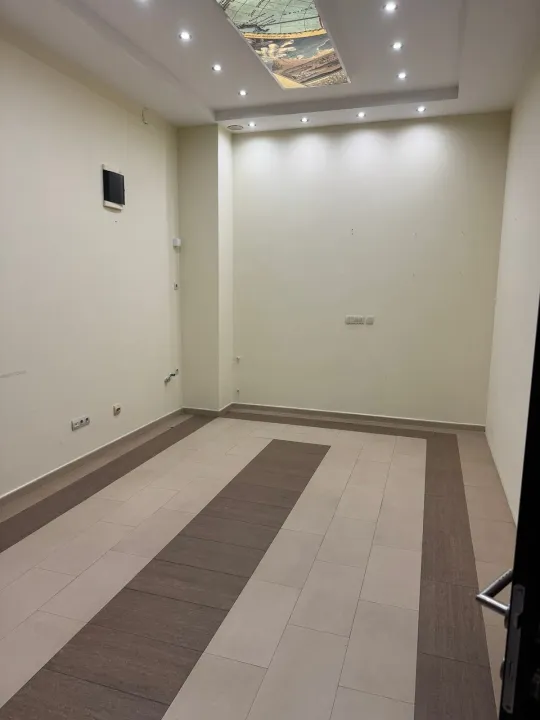 Rent, office space, 65m², Centar, Tivat