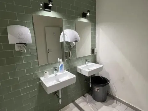 Rent, office space, 2000m², Voždovac Sve Podlokacije, Beograd - image 14