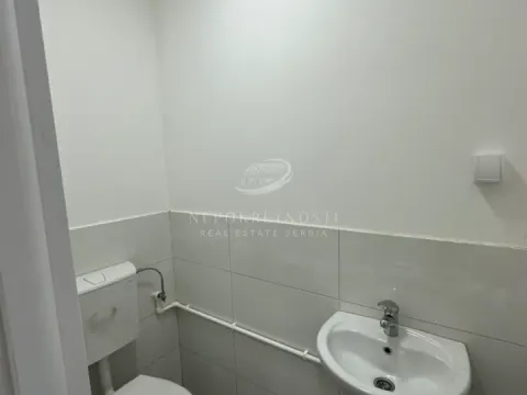 Izdavanje, poslovni prostor, 65m², Zemun Centar, Zemun Sve Podlokacije - image 6