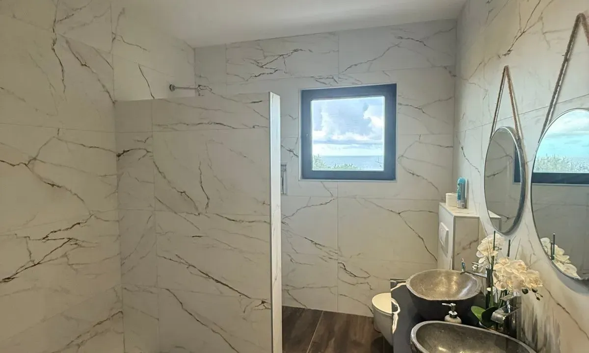 Prodaja, kuća, 250m², Utjeha, Bar