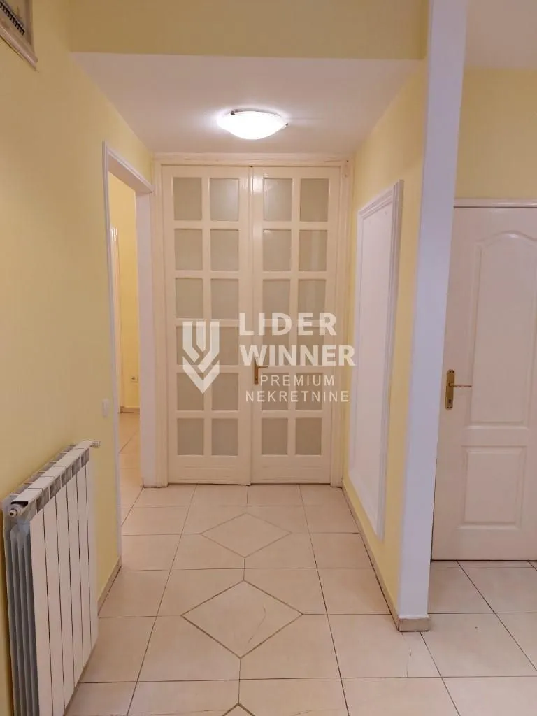 Rent, three bedroom apartment, 89m², Stari Grad, Beograd