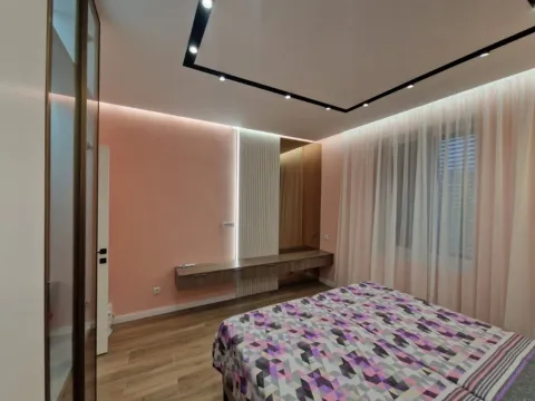 Izdavanje, dvosoban stan, 72m², Centar, Tivat - image 3