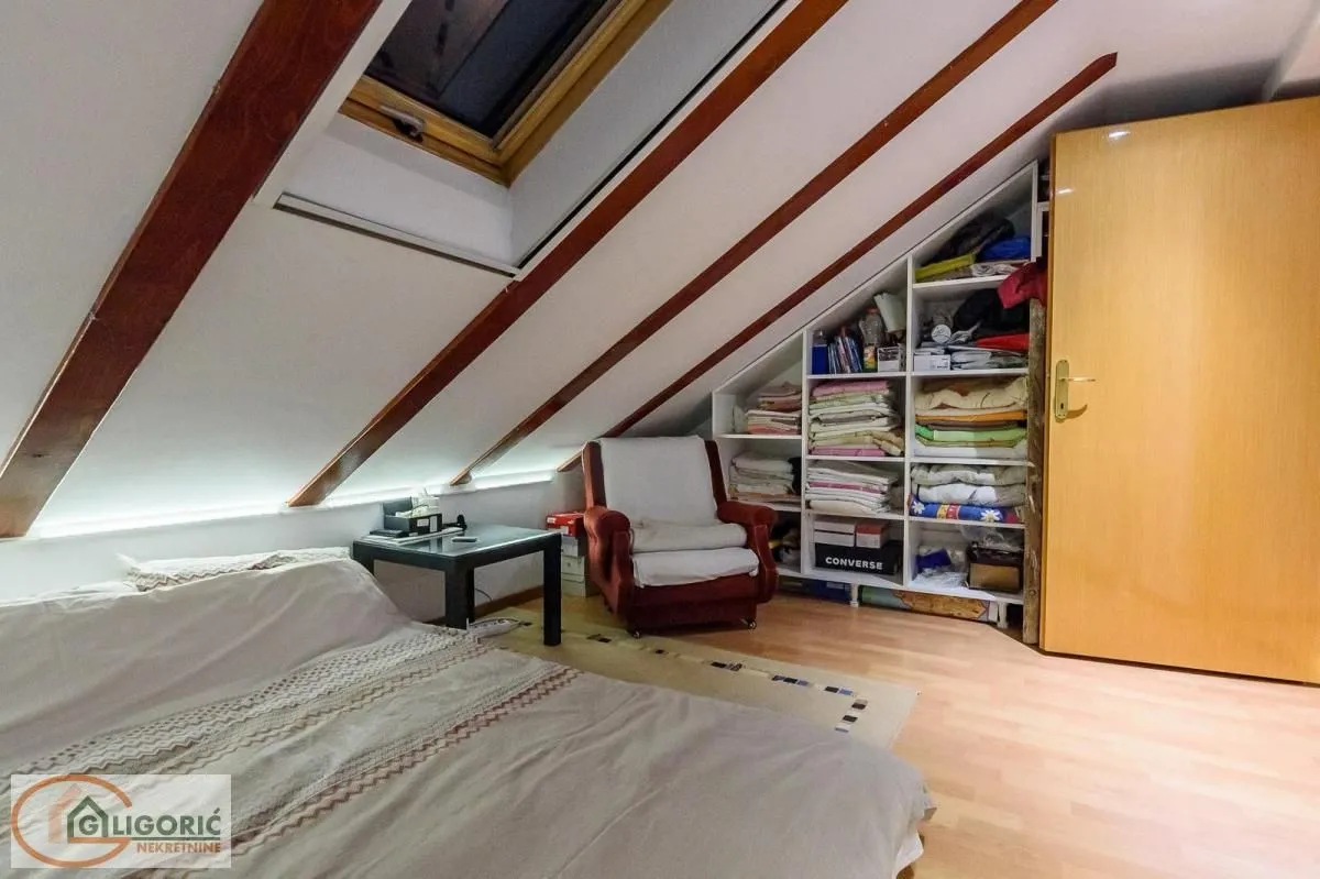 Sale, four bedroom apartment, 104m², Stari Grad, Beograd