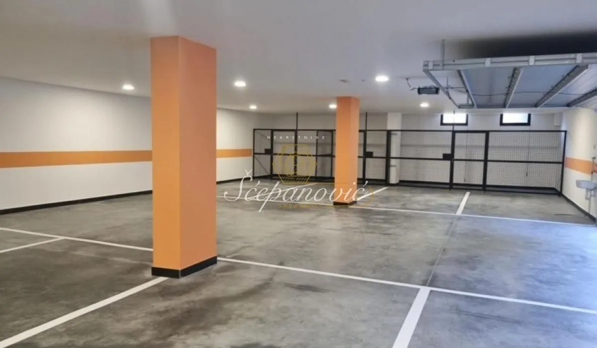 Prodaja, četvorosoban stan, 92m², Adamovićevo Naselje, Novi Sad Sve Podlokacije