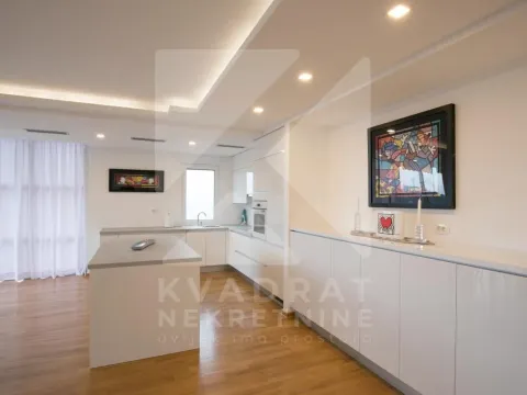 Izdavanje, dvosoban stan, 123m², Momišići, Podgorica - image 8