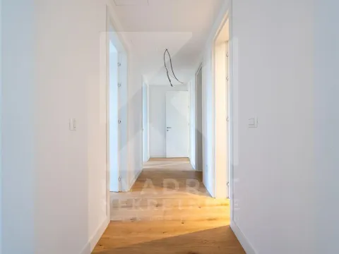 Prodaja, trosoban stan, 137m², Stara Varoš, Podgorica - image 9