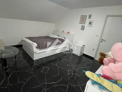 Izdavanje, trosoban stan, 100m², Adice, Novi Sad Sve Podlokacije - image 8