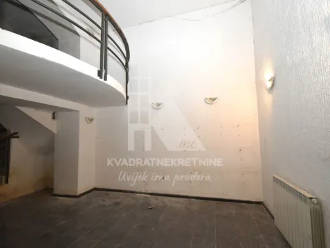 Sale, house, 217m², Centar, Podgorica - image 23