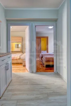 Rent, two bedroom apartment, 80m², Tivat, Crna Gora - image 3