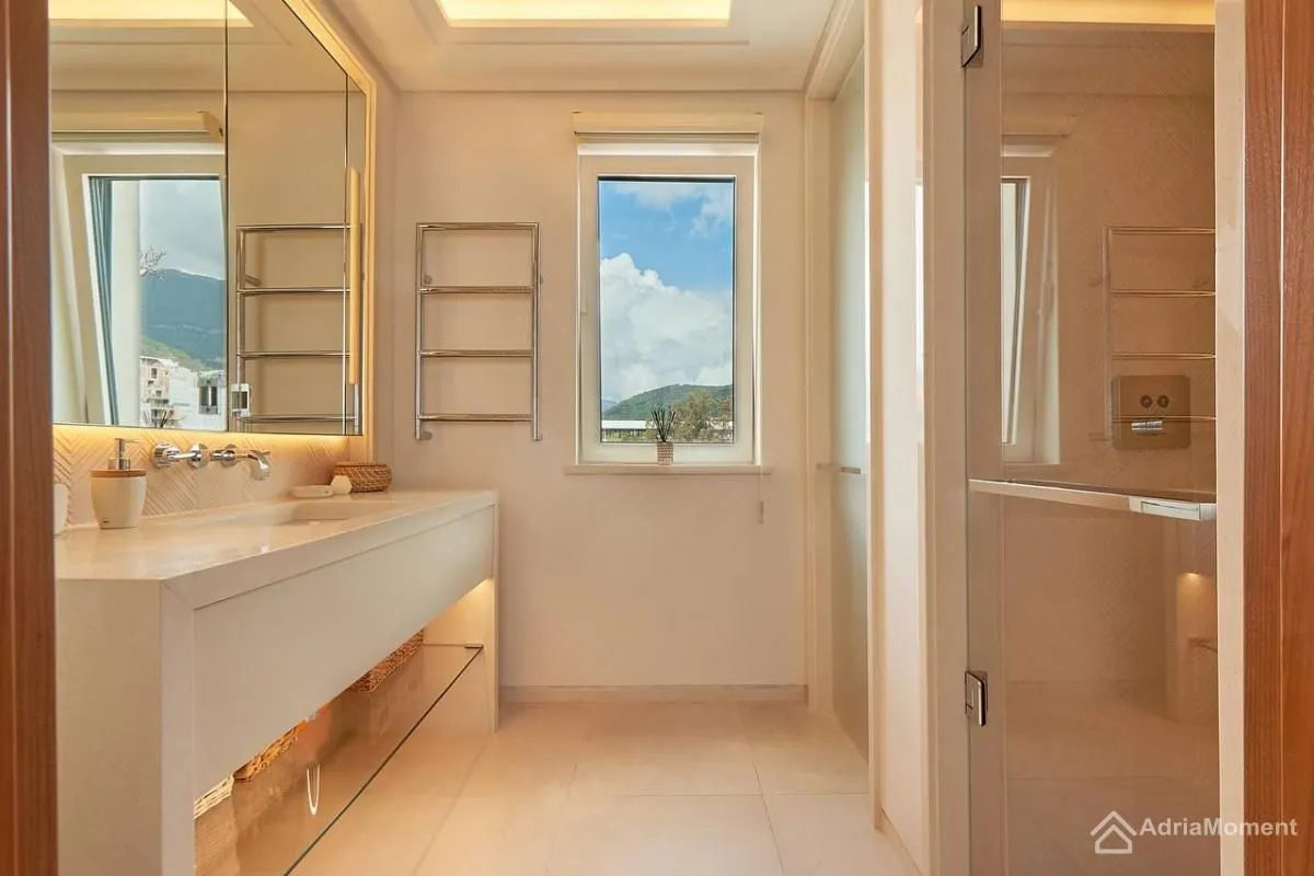 Sale, two bedroom apartment, 160m², Porto Montenegro, Tivat