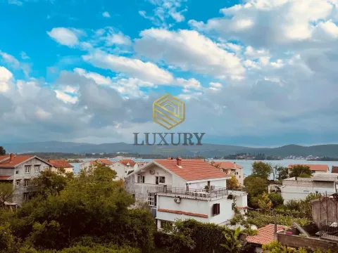 Rent, one bedroom apartment, 84m², Bonići, Tivat - image 14