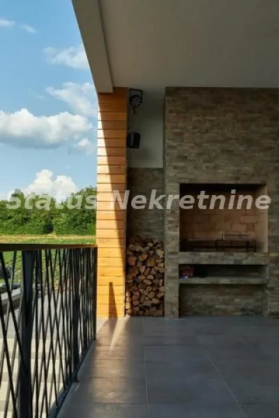Izdavanje, kuća, 310m², Sremski Karlovci, Novi Sad