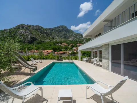 Prodaja, kuća, 250m², Orahovac, Kotor - image 6