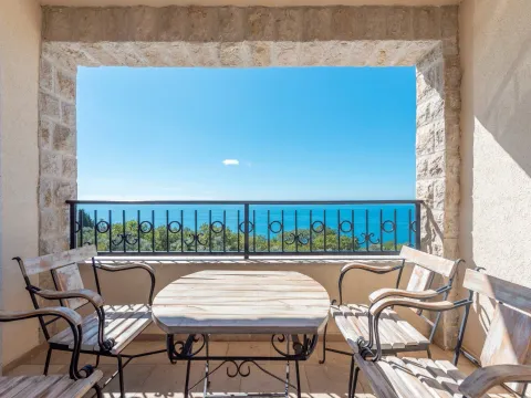 Izdavanje, kuća, 150m², Reževići, Budva - image 21