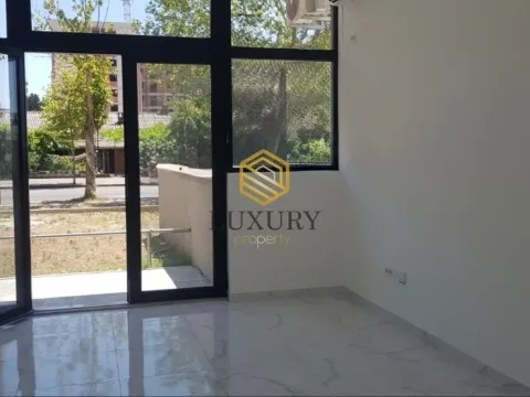 Izdavanje, poslovni prostor, 24m², Pobrežje, Podgorica - image 4