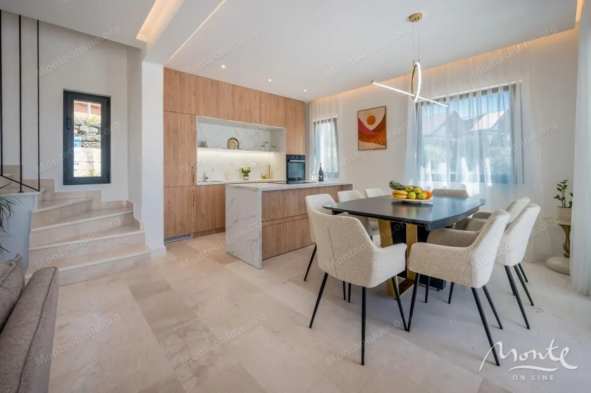 Prodaja, kuća, 250m², Mrčevac, Tivat