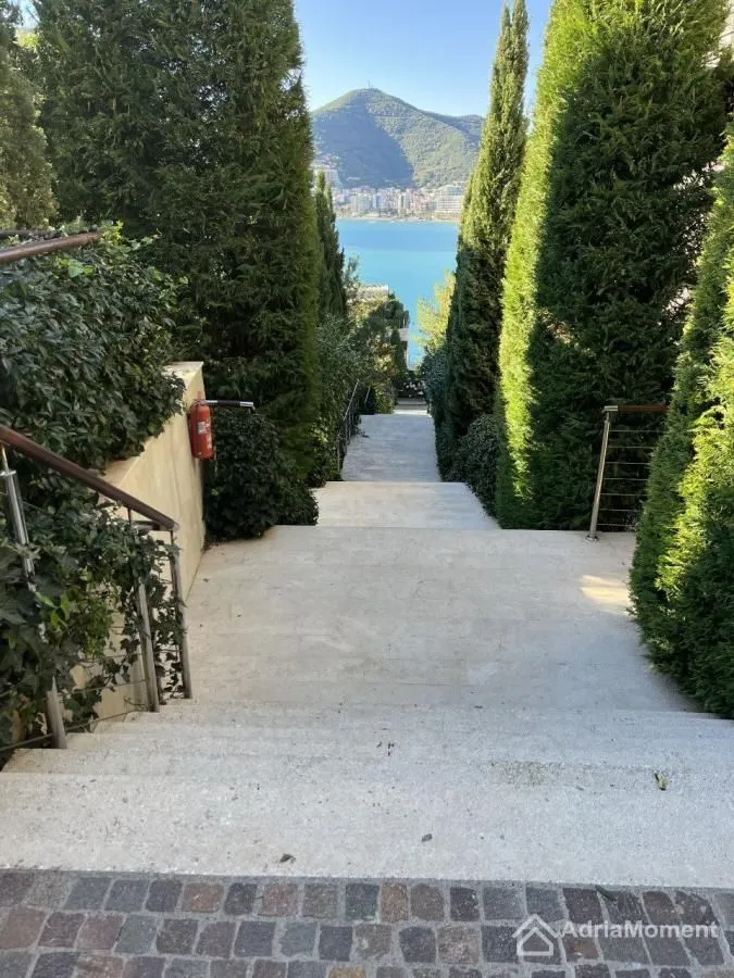 Sale, two bedroom apartment, 178m², Centar, Budva
