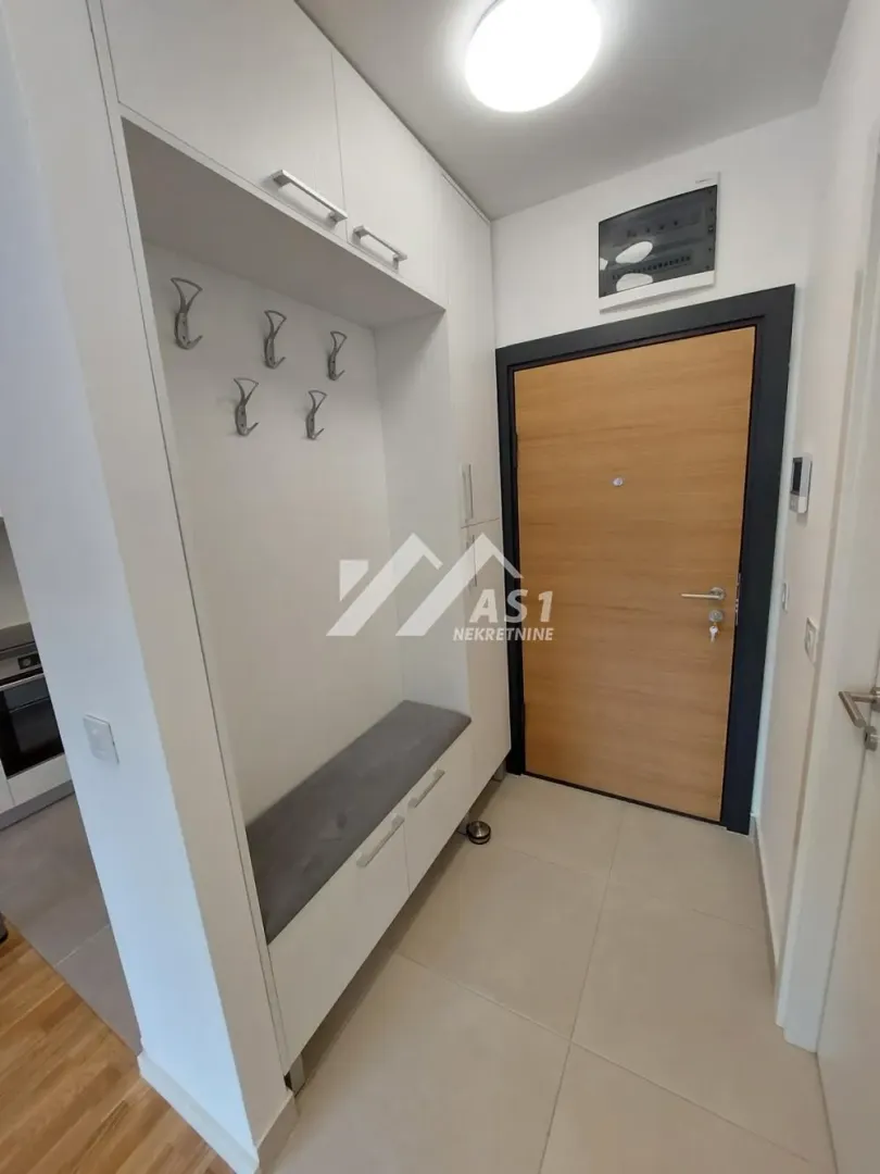 Izdavanje, jednosoban stan, 39m², Bulevar Evrope, Novi Sad Sve Podlokacije