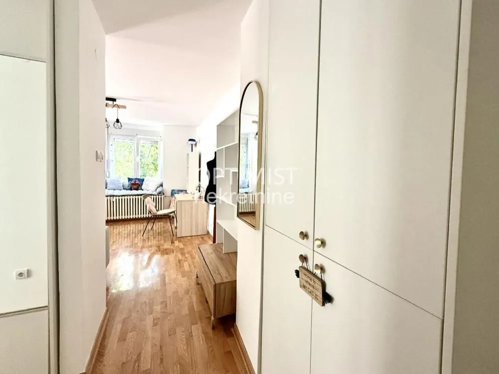 Izdavanje, dvosoban stan, 46m², Stari Grad, Beograd