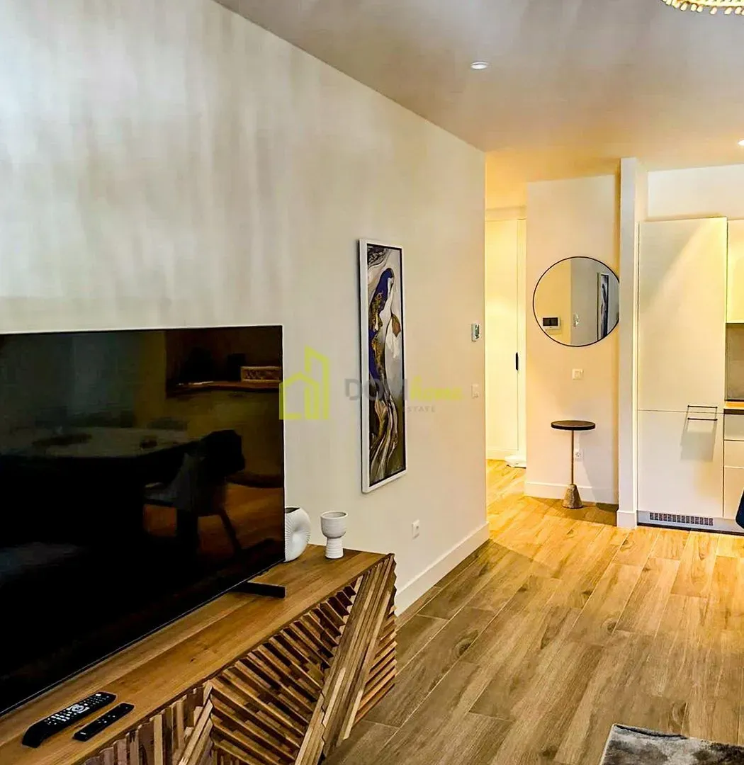 Izdavanje, jednosoban stan, 70m², Tivat, Crna Gora