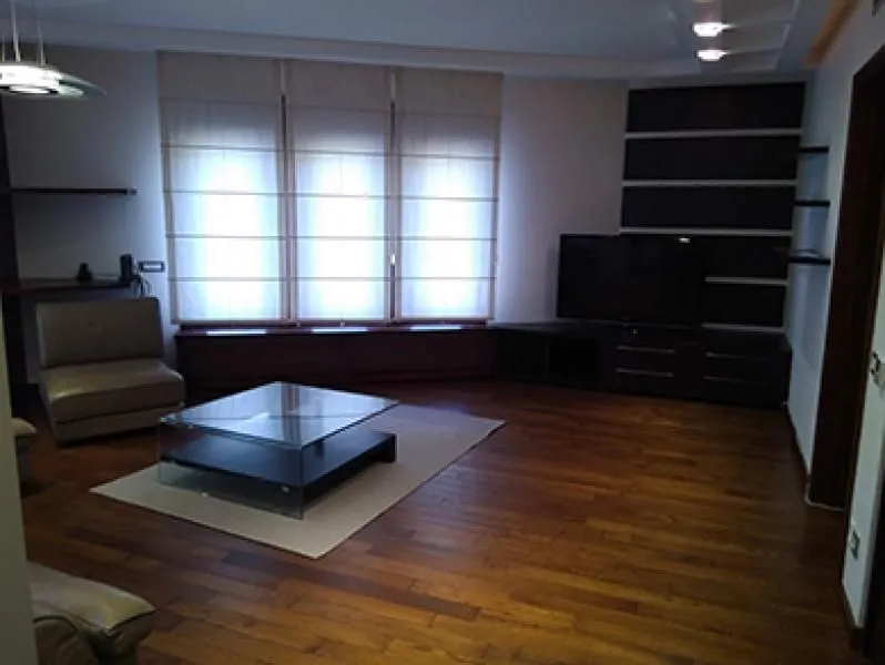 Izdavanje, četvorosoban stan, 270m², Vračar Hram, Vračar Sve Podlokacije