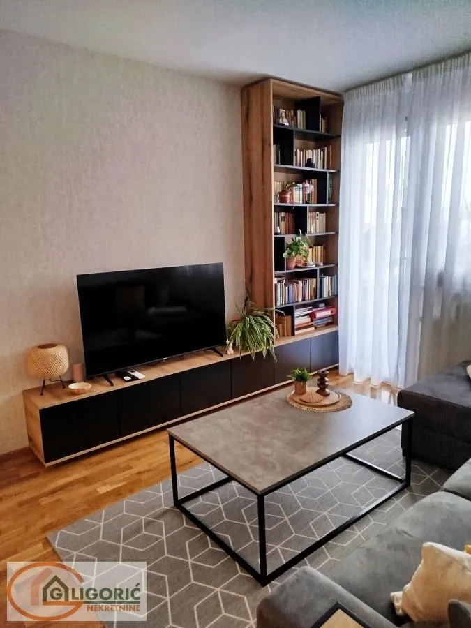 Prodaja, trosoban stan, 62m², Petrovaradin, Novi Sad
