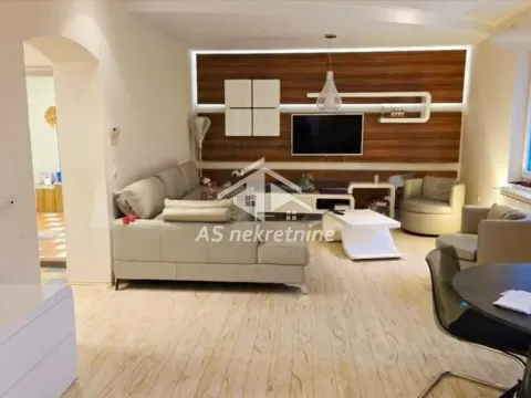 Rent, three bedroom apartment, 72m², Slavija, Vračar Sve Podlokacije - image 3