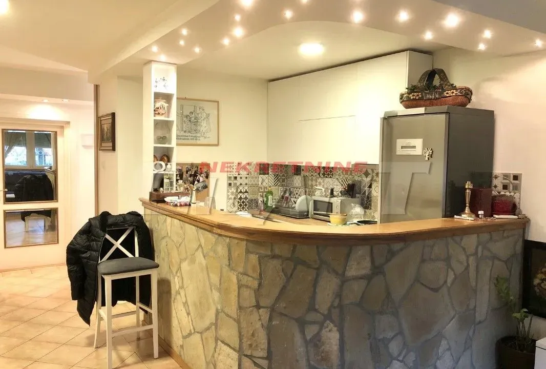 Sale, three bedroom apartment, 81m², Brace Jerković, Voždovac Sve Podlokacije