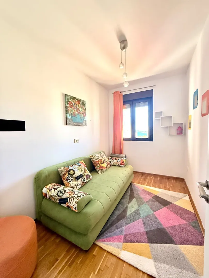 Rent, three bedroom apartment, 112m², Bečići, Budva
