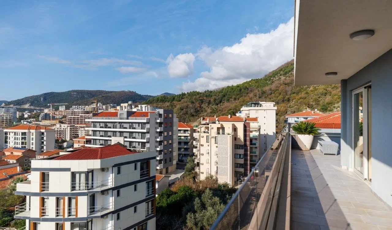 Prodaja, trosoban stan, Bečići, Budva