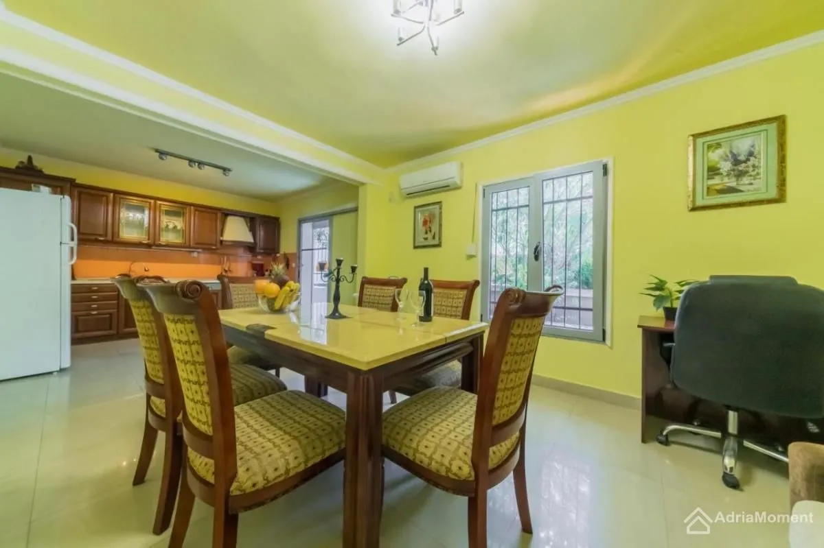 Sale, house, 220m², Đuraševići, Tivat