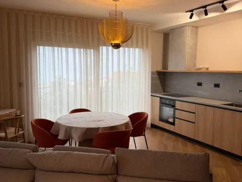 Rent, two bedroom apartment, 83m², Tripovići, Tivat - image 2