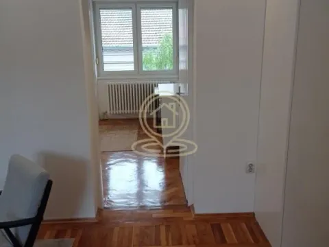 Izdavanje, trosoban stan, 82m², Centar, Novi Sad - image 12