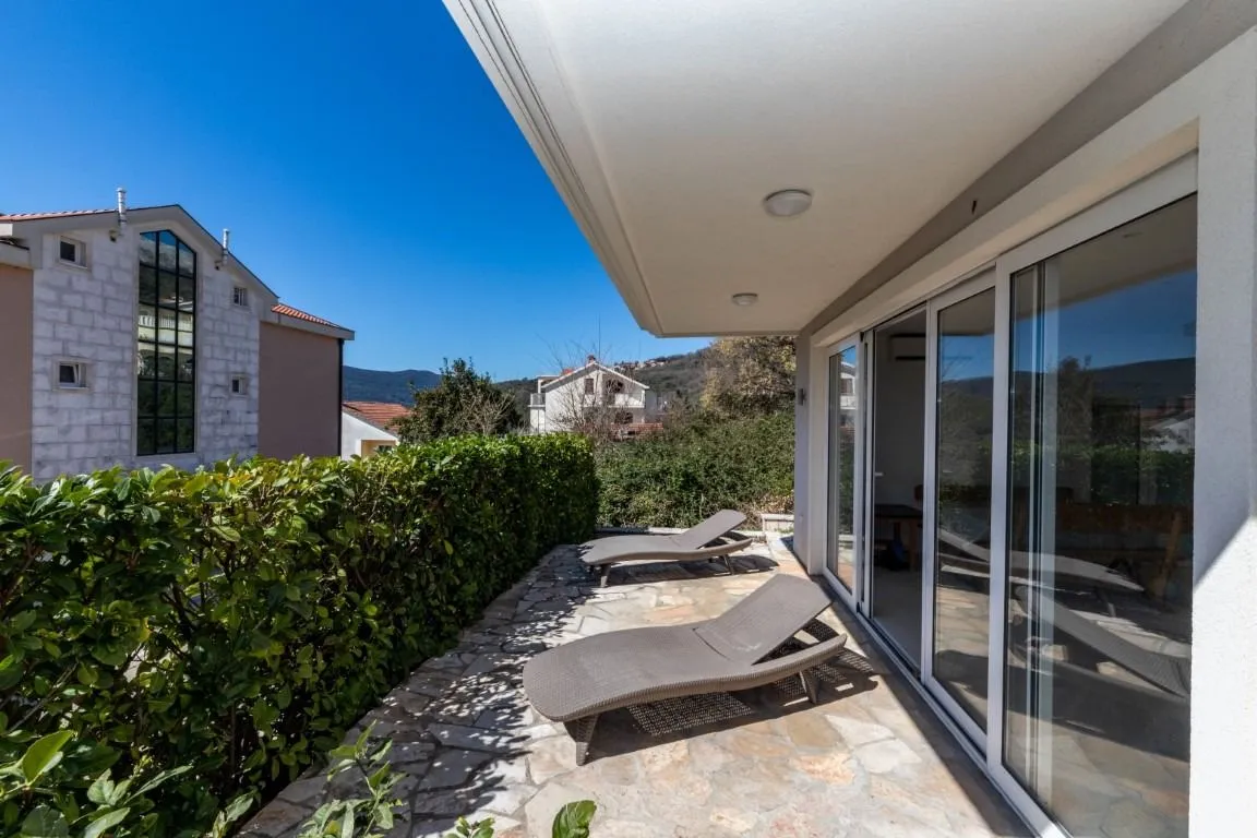 Prodaja, dvosoban stan, 95m², Topla, Herceg Novi