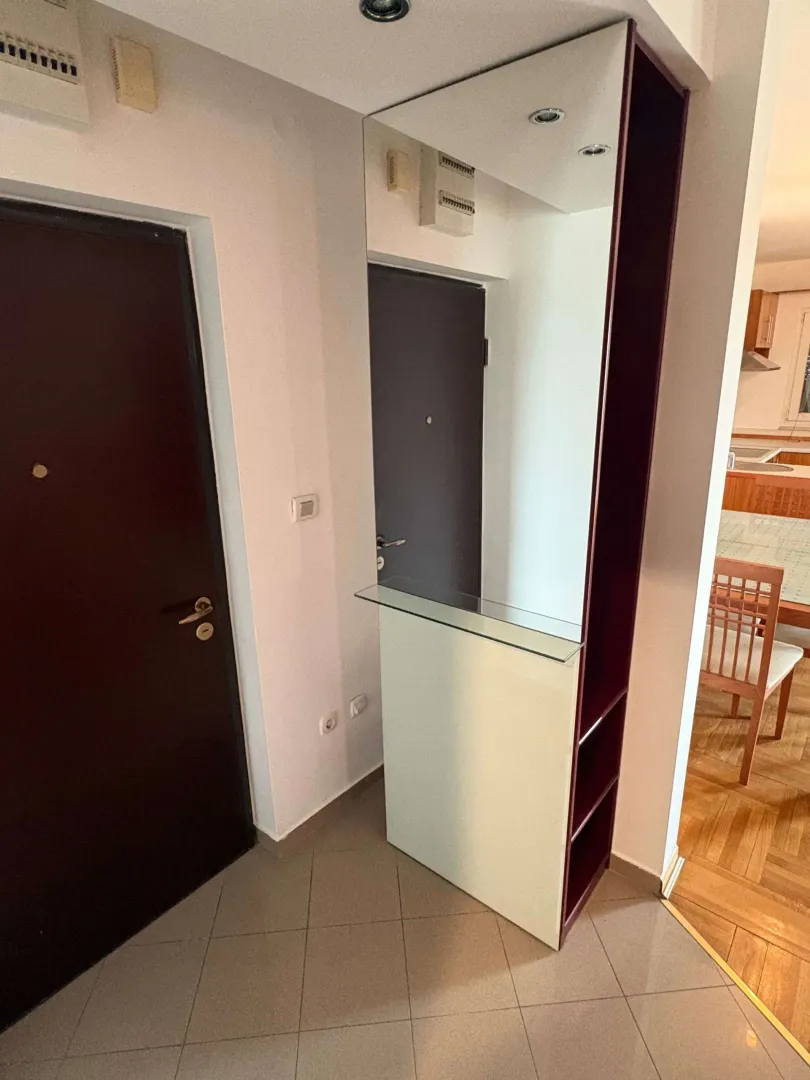 Izdavanje, jednosoban stan, 60m², Preko Morače, Podgorica