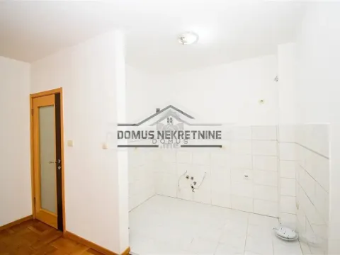 Izdavanje, jednosoban stan, 50m², Pobrežje, Podgorica - image 4