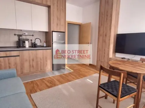 Stan in Južni Bulevar