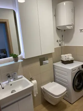 Rent, one bedroom apartment, 47m², Budva, Crna Gora - image 24