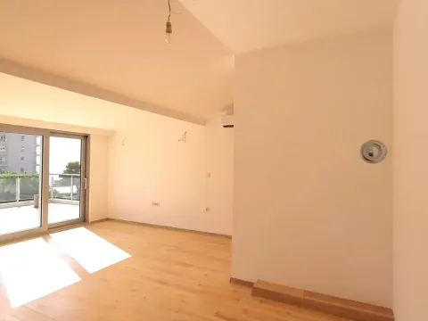 Prodaja, stan, 171m², Petrovac, Budva - image 10