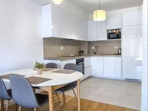 Izdavanje, jednosoban stan, 55m², Centar, Tivat - image 7