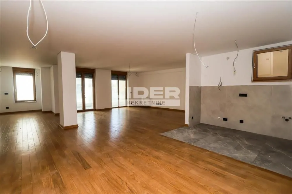 Sale, four bedroom apartment, 261m², Vračar Hram, Vračar Sve Podlokacije