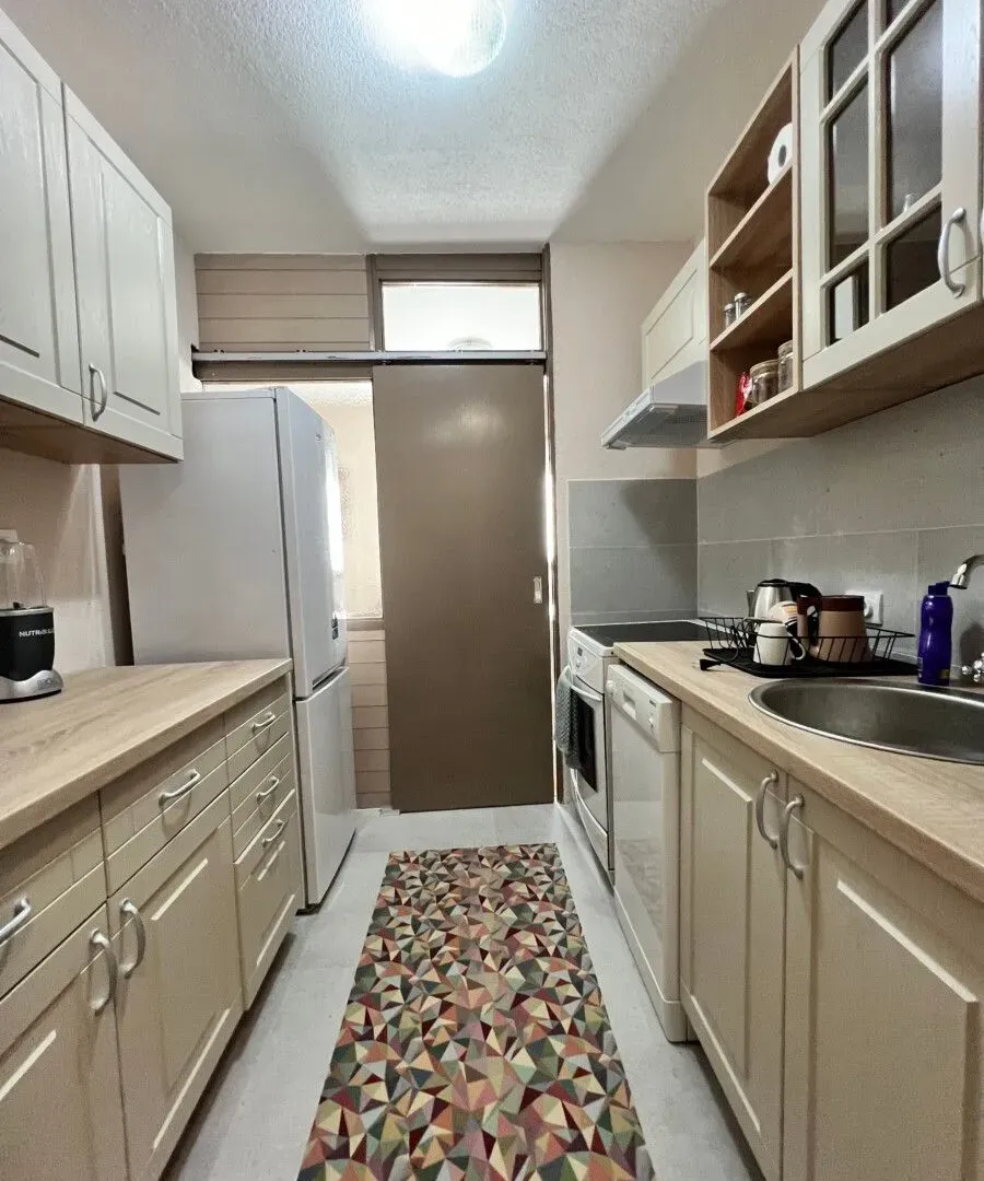 Izdavanje, dvosoban stan, 85m², Blok 5, Podgorica
