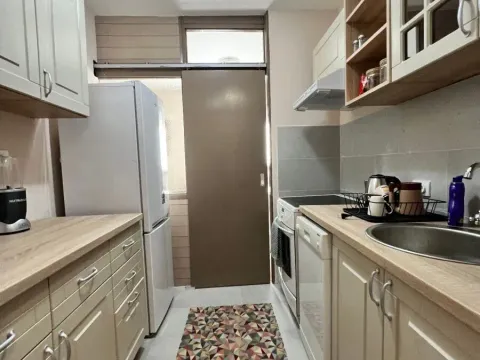 Izdavanje, dvosoban stan, 85m², Blok 5, Podgorica - image 2