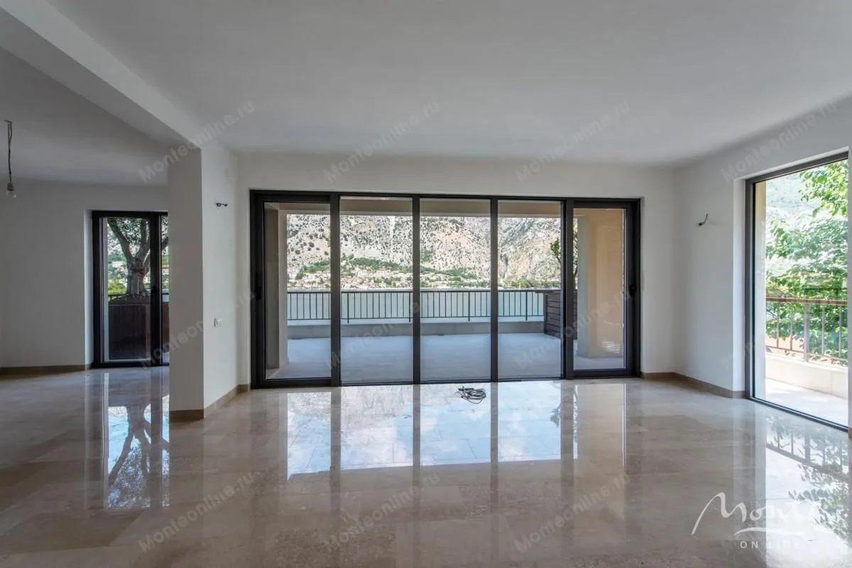 Prodaja, dvosoban stan, 174m², Muo, Kotor