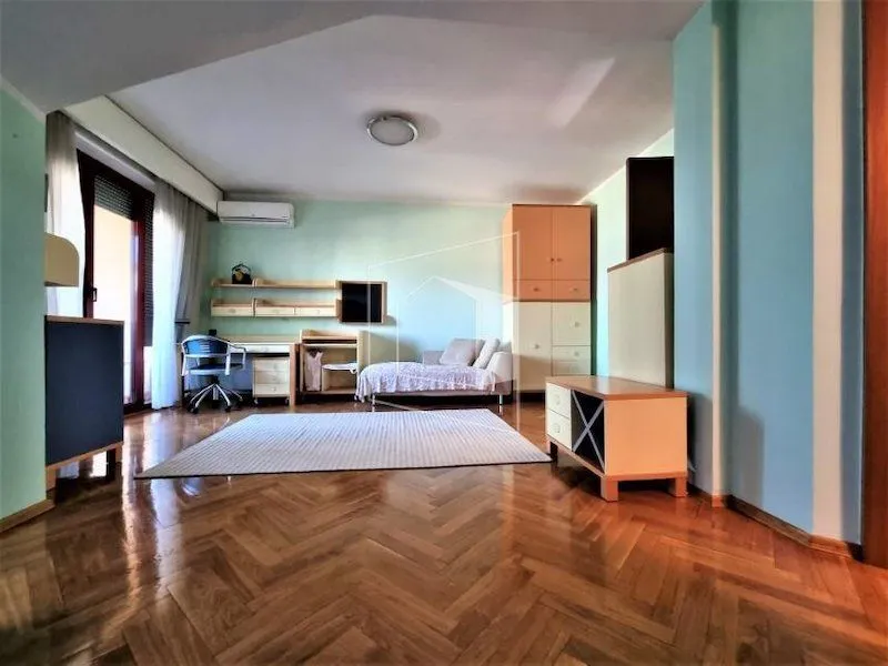 Prodaja, stan, 280m², Preko Morače, Podgorica